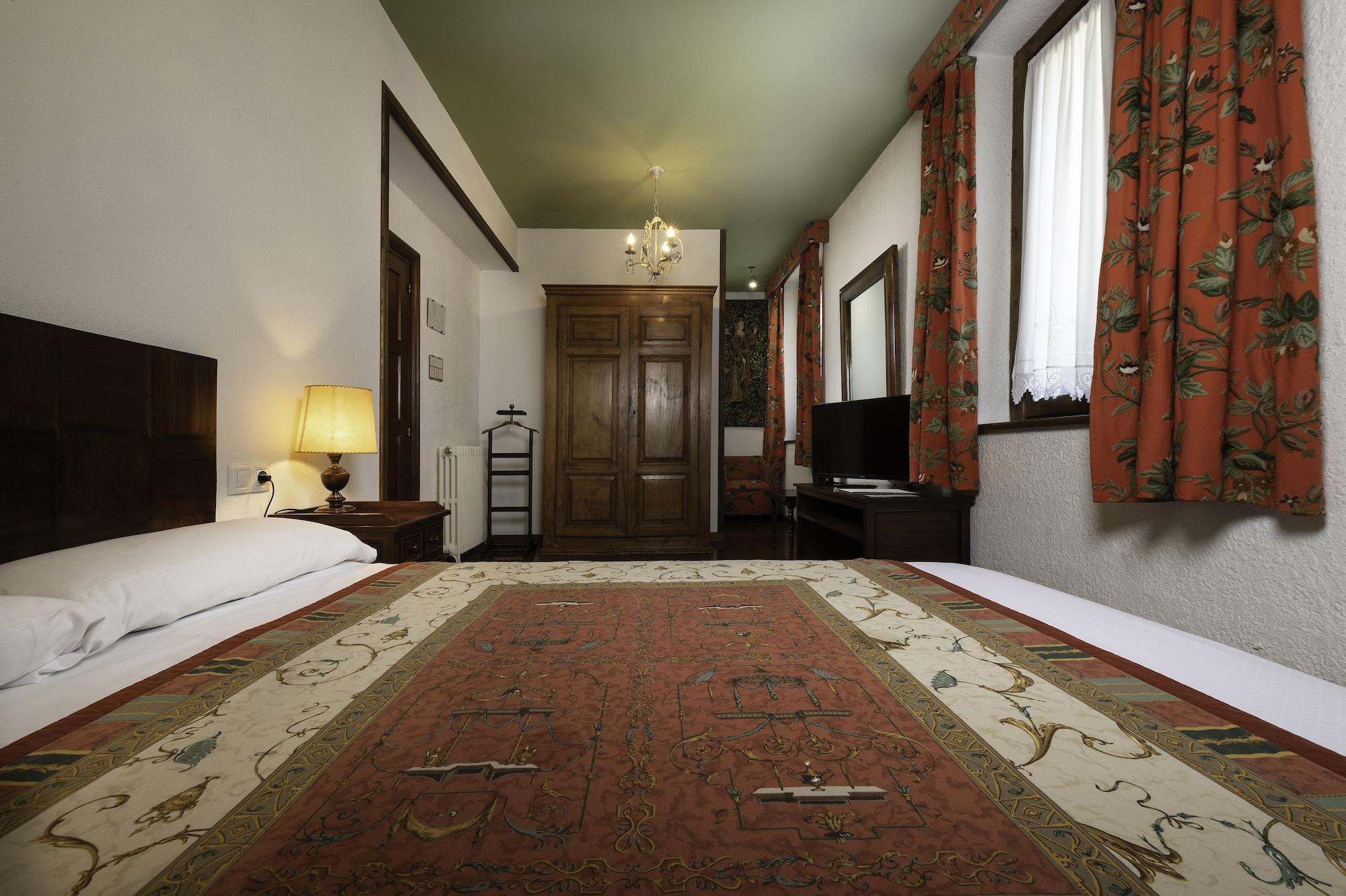 Conde Aznar Hotel Jaca Exterior foto