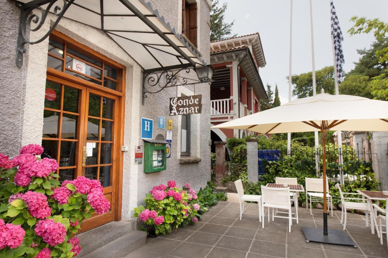 Conde Aznar Hotel Jaca Exterior foto